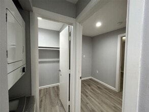 Building Photo - 2807 Beauchamp St