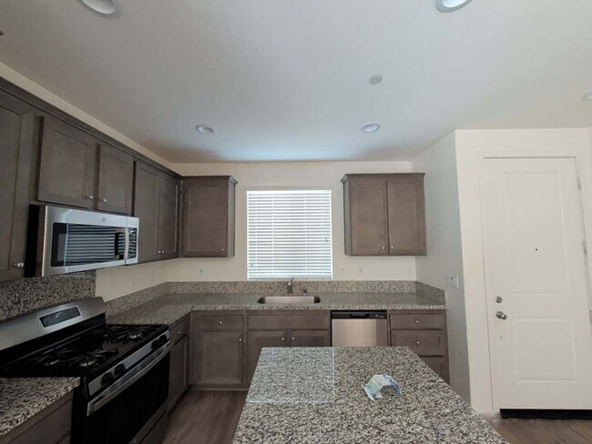 Foto del edificio - Exceptional 4-Bedroom Home in the Highly Sought-After Harvest at Limoneira
