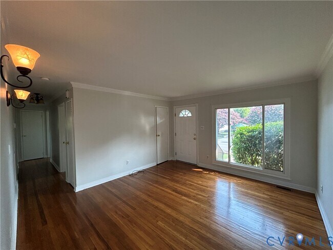 Foto del edificio - 5305 Stokes Ln