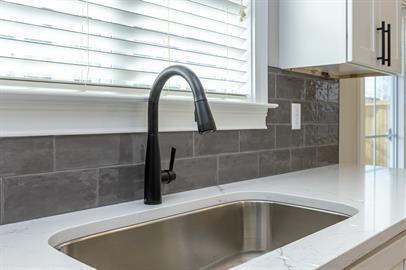 Foto del edificio - 3597 Harper Woods Ln