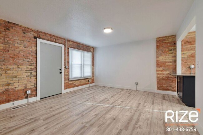 Building Photo - 675 Green St