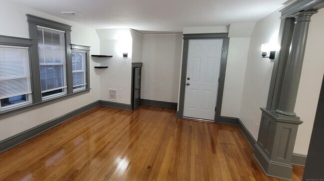 Building Photo - 59 Chapel St