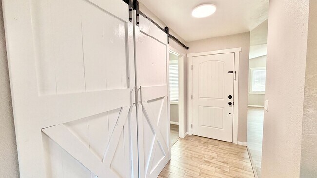 Building Photo - Wonderful Single-Story Home in the Darling Lake Rancho Viejo HOA Community of Fallbrook!