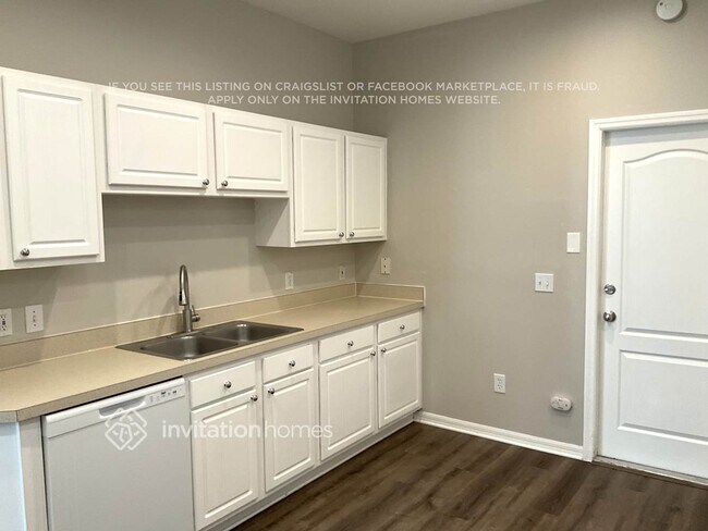 Building Photo - 17905 Havenview Ln