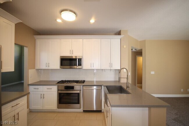 Foto del edificio - 9616 W Port Orange Ln
