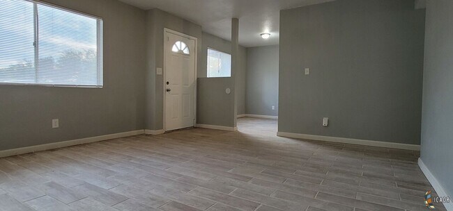 Building Photo - 1758 W Rio Vista