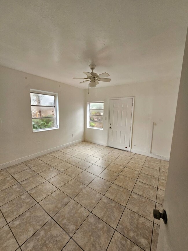 Foto del edificio - 655 SW 19th Rd