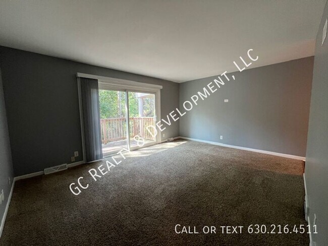 Foto del edificio - ***2 BDRM / STORAGE UNIT / W&D IN BUILDING...