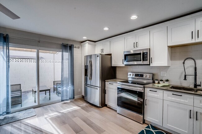 Foto del edificio - 4848 N Woodmere Fairway