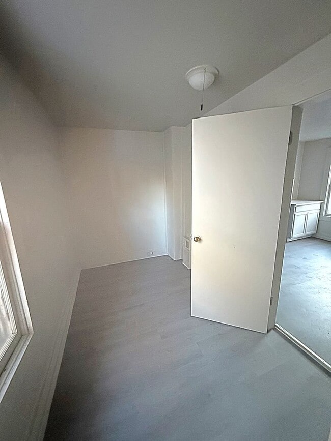 Photo - 638 Carbon St Apartment