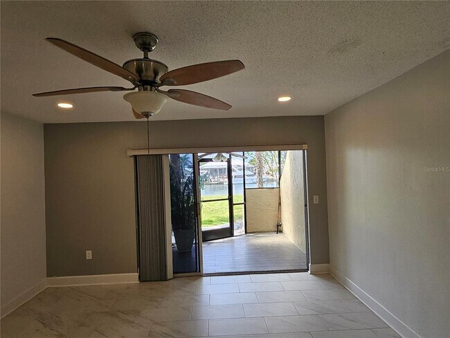 Foto del edificio - 1028 Apollo Beach Blvd