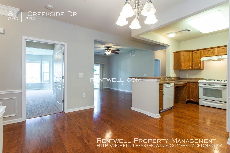 Primary Photo - 811 Creekside Dr
