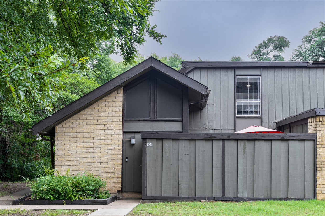 Foto principal - Beautiful condo in Oak Cliff