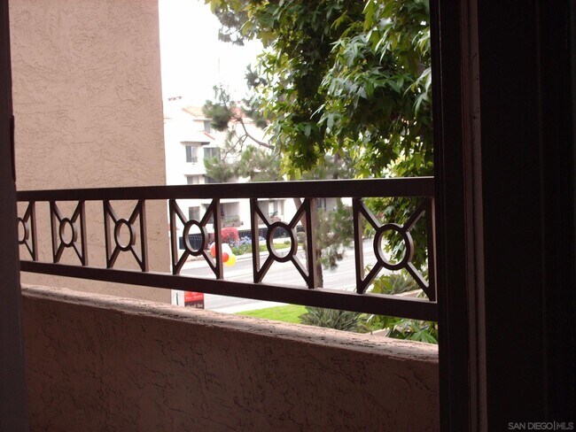 Foto del edificio - 3550 Lebon Dr