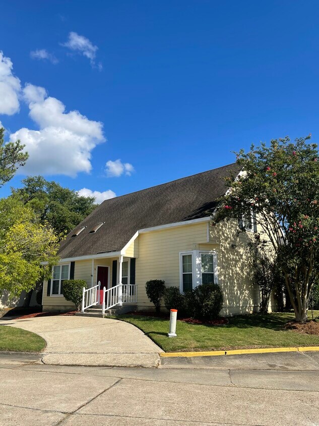 6 Hollycrest Blvd, Covington, LA 70433 House Rental in Covington, LA