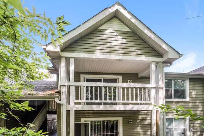 Building Photo - 430 Oriole Dr