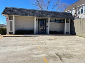 Building Photo - 606 S Trenton St