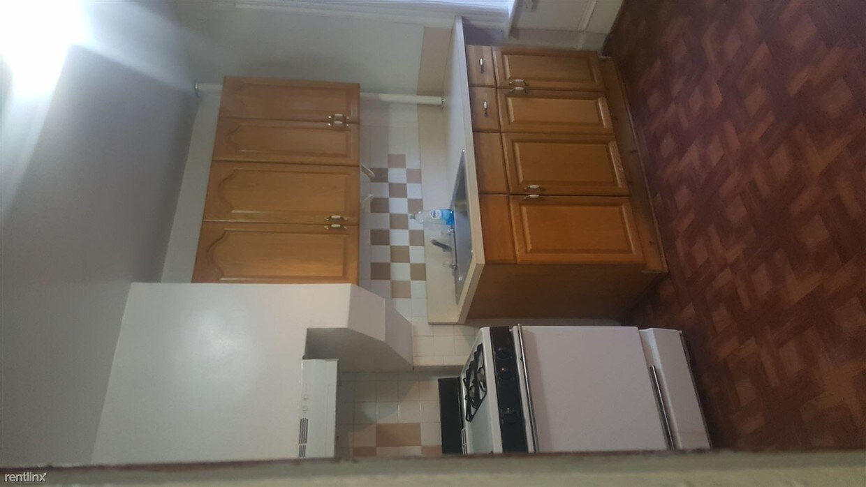 Primary Photo - 601 Halsey St