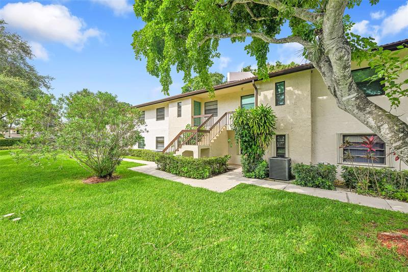 Foto principal - 21699 Cypress Rd
