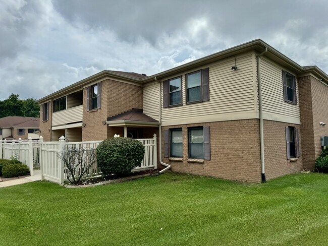 Photo - 19536 Northridge Dr House