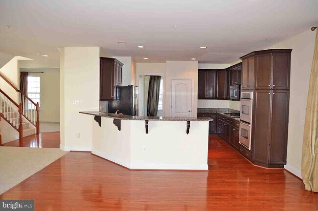 Building Photo - 9340 Bishopgate Dr