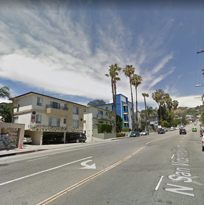 Building Photo - 915 N San Vicente Blvd