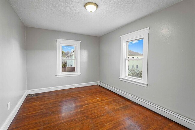 Foto del edificio - 126 Sumner Ave