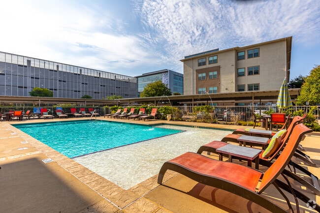 Piscina - Bel Air on Maple