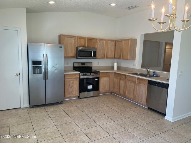 Building Photo - 254 Cezanne Cir