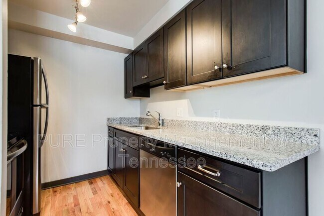 Building Photo - 517 Veritas Street