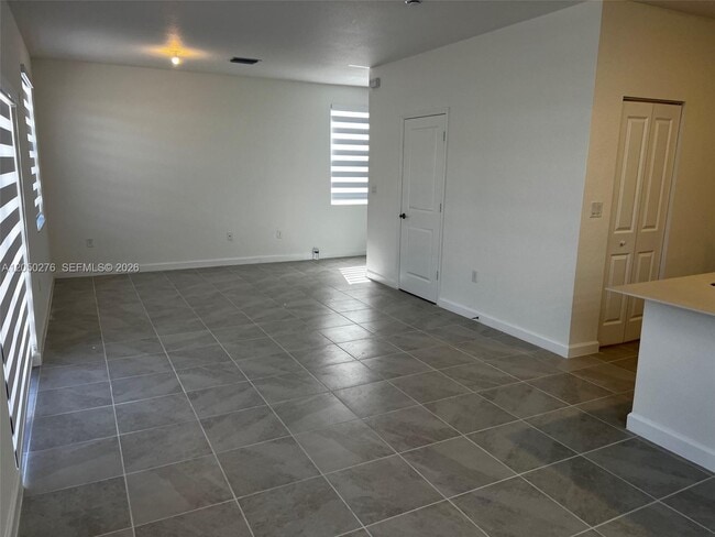 Foto del edificio - 2651 SE 24th Dr