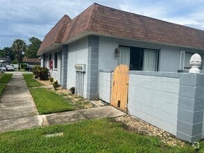 Building Photo - 5100 70th Pl