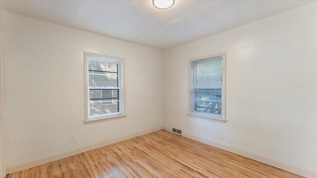 Foto del edificio - 828 15th St SW