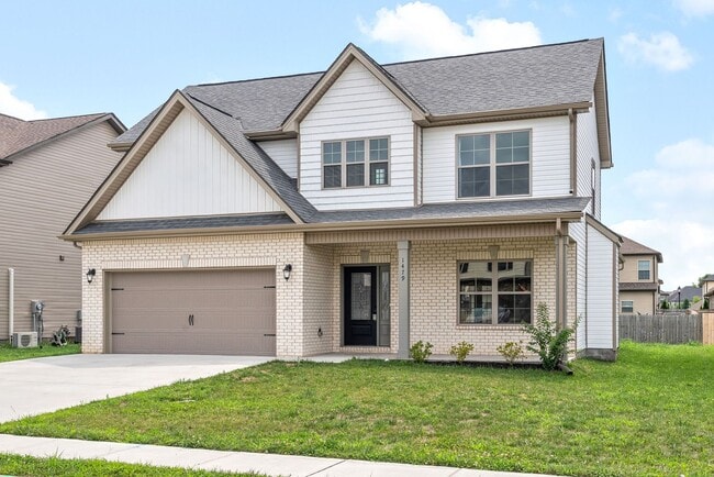Building Photo - Dog Friendly Four Bedroom Near I24!