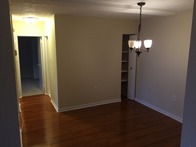 Building Photo - 442 Girard St