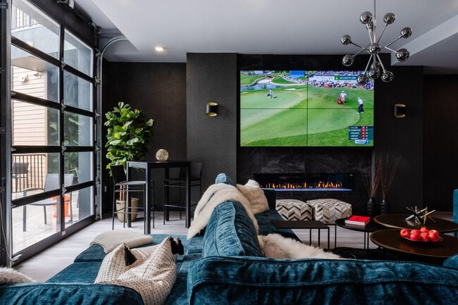 Building Photo - 240 Congress Ave