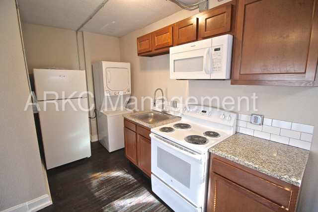 Building Photo - Renovated Apartment | Studios on Broadway