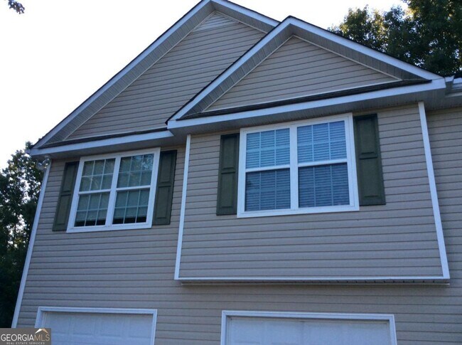 Building Photo - 4015 Yellow Pine Ct
