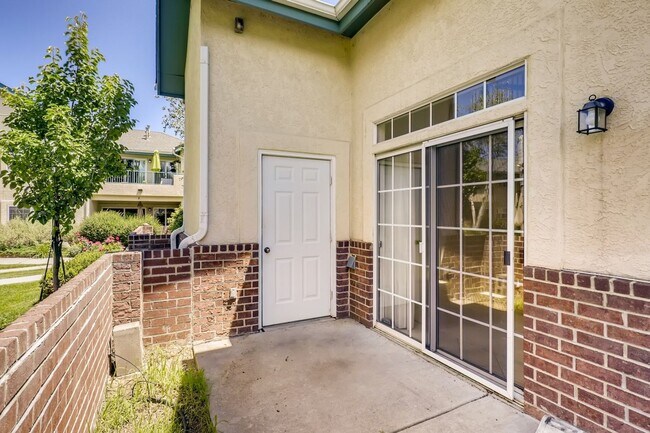 Foto del edificio - Spacious & Light Filled 2-Bed, 3-Bath Home...