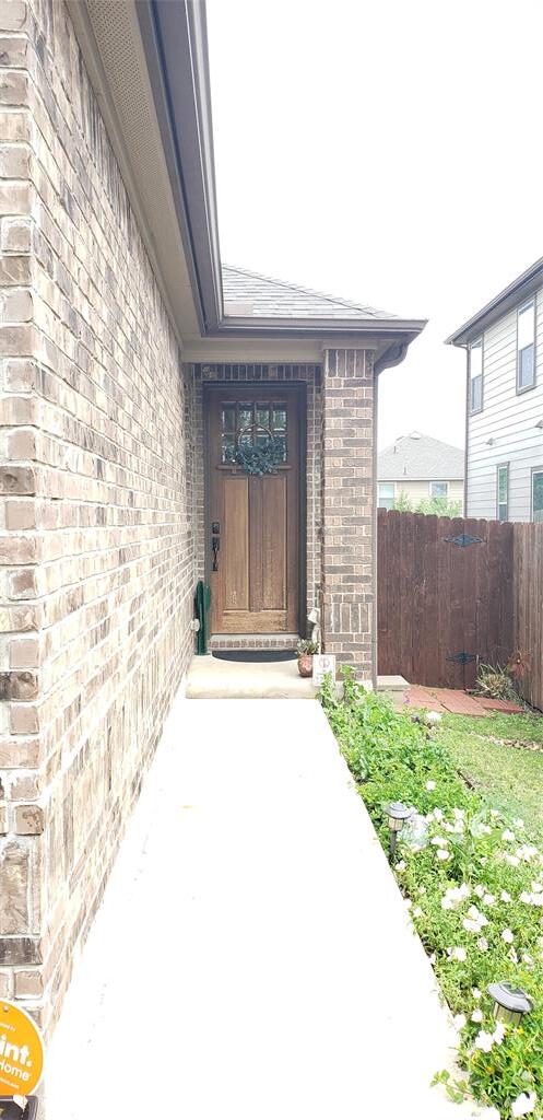 Building Photo - 304 Tordesillas Dr