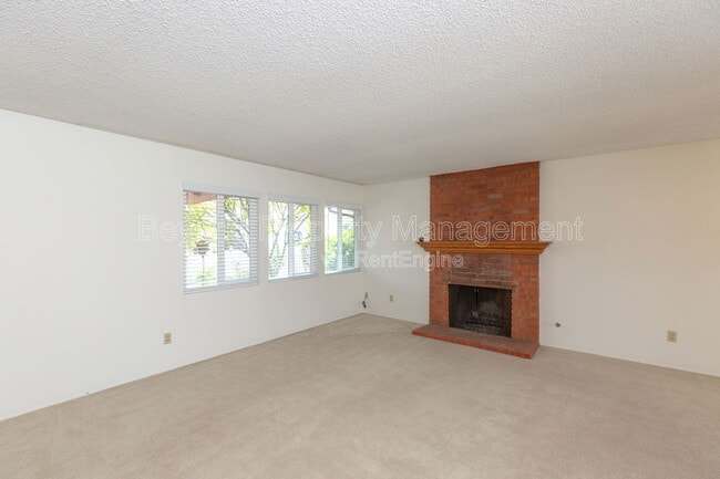 Building Photo - 6232 Merced Lake Ave