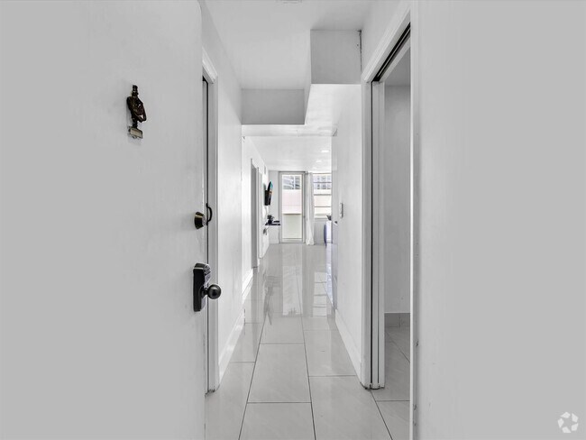 Building Photo - 3725 S Ocean Dr