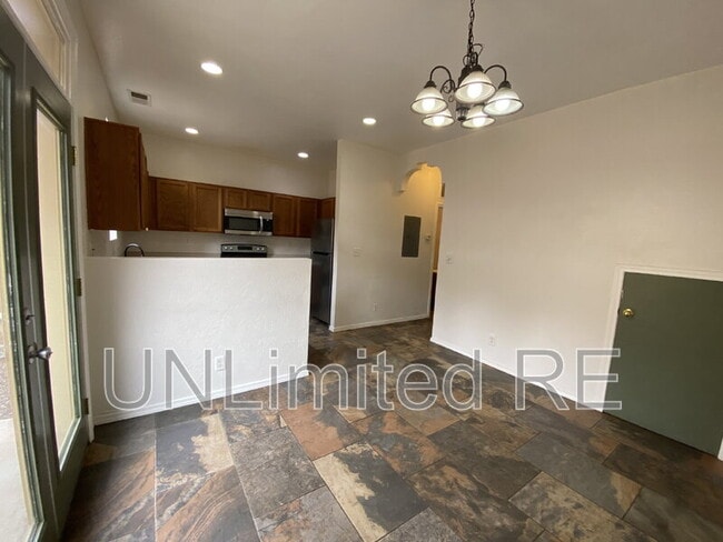 Building Photo - 1324 E Chubs Way