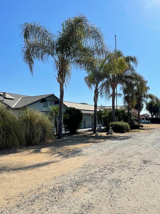 Foto del edificio - 12066 Idaho Ave