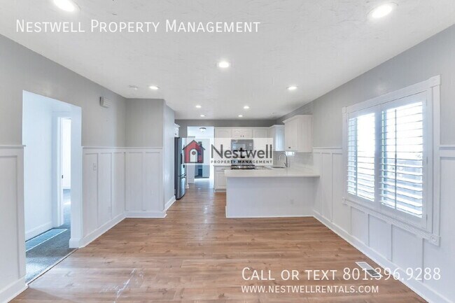 Building Photo - 370 400 S