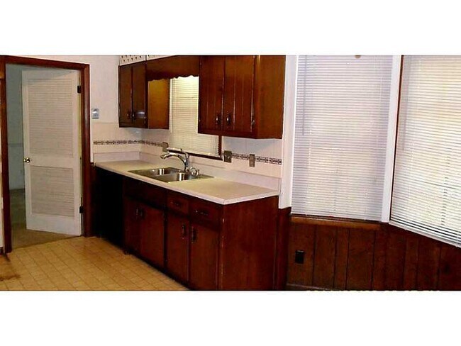 Building Photo - Newly Renovated Stunning House for Rent 4 ...