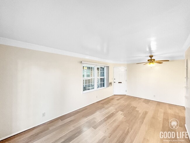 Foto del edificio - Beautiful 1BD/1BA Condo in Hillcrest W/ Shared Backyard & Laundry Room!