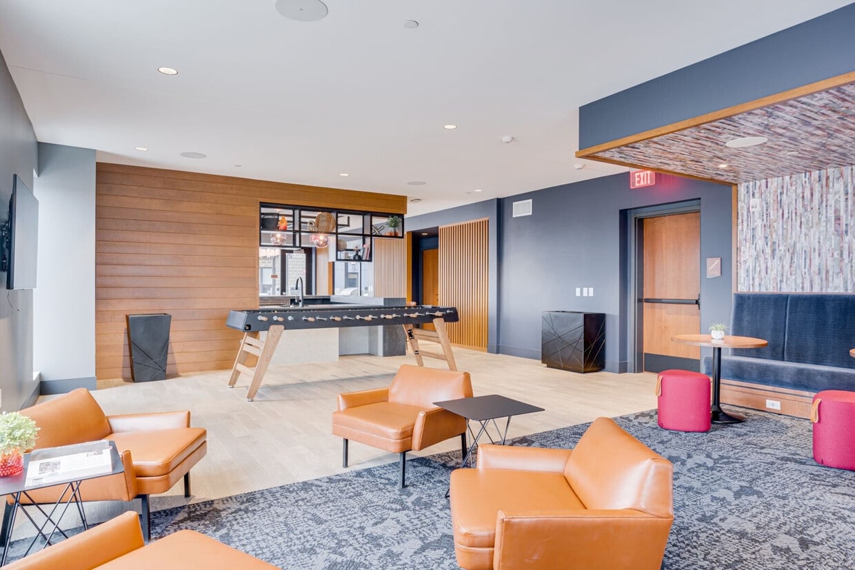 Pivot Apartments - Pivot Apartments