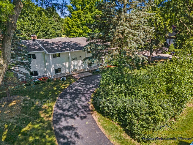 Photo - 3624 Maple Dr House