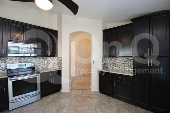 Building Photo - 7113 N 28th Dr